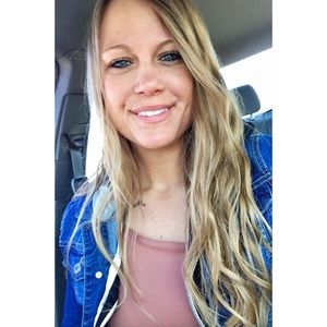 Meet your Posher, Angela